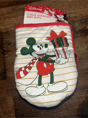 Disney Mickey Mouse Christmas Oven Mitts